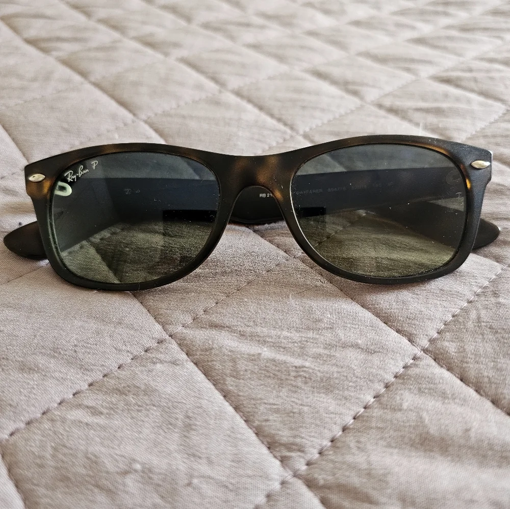 Ray-Ban Italy Leopard Print Brown Sunglasses with Hard Case And Cleaning‎ Wipe